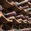 prasnjave boce vina kao prikaz posebnosti starog vina